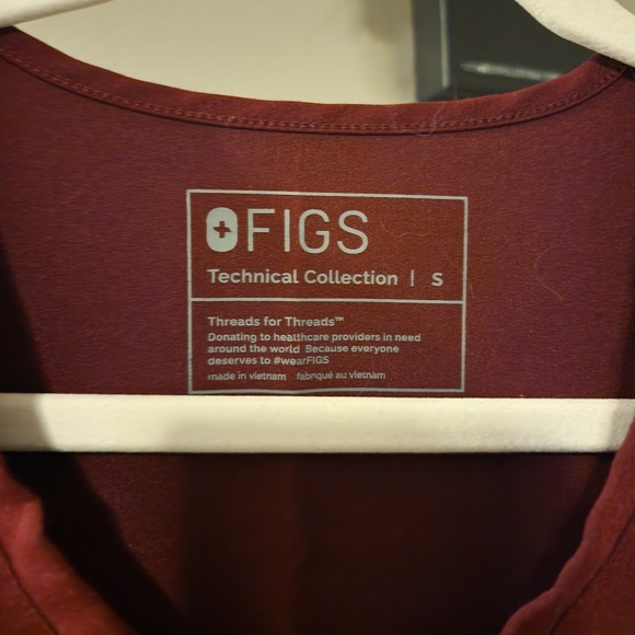 Figs scrub top - Picture 3 of 3